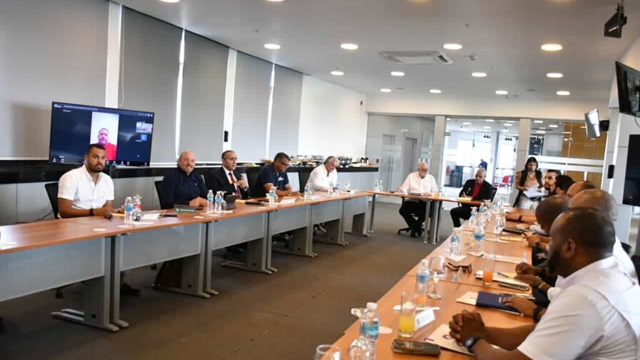 Lidom y Fenapepro inician negociaciones para renovar el Convenio Colectivo | De Extremo Minuto