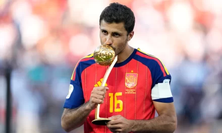 El medio la selección española, Rodri, será operado de la espalda