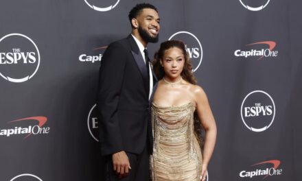 Karl-Anthony Towns y Jordyn Woods se casan en una ceremonia en Malibú | De Final Minuto
