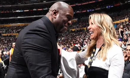 Familia Buss vende resto de sus acciones a nuevos dueños Lakers