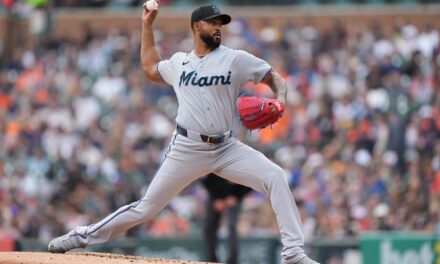 Sandy Alcántara llegó a 25 entradas sin permitir carreras, aunque perdió 1-0 por un mal fildeo frente a Cincinnati
