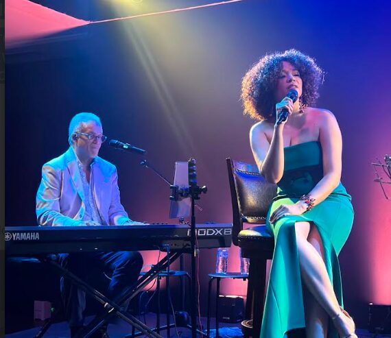 “Mi vida en canciones”, el concierto con el que Stephany Ortega emocionó al sabido | De Extremo Minuto
