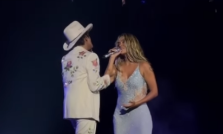Bruno Mars fue el súper invitado de Karol G durante su concierto en Los Ángeles  | De Extremo Minuto