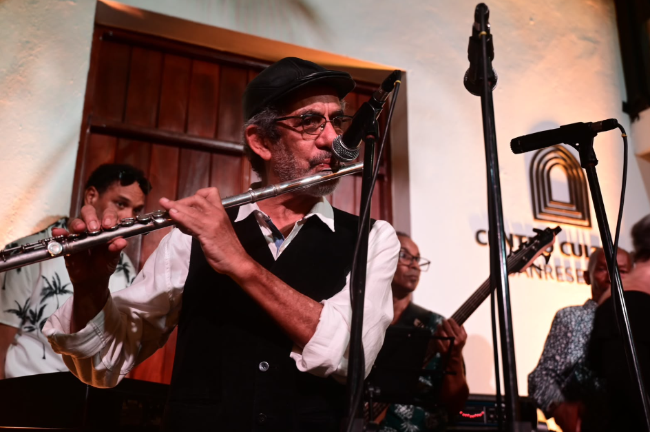 Centro Cultural Banreservas celebra el dote de Kundengo Minier y César Namnúm en el son dominicano | De Final Minuto
