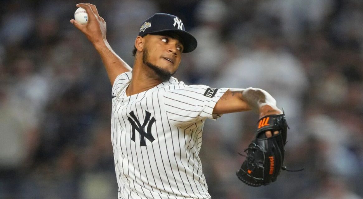 Camilo Doval pasa de los Yankees a los Piratas en un cambio