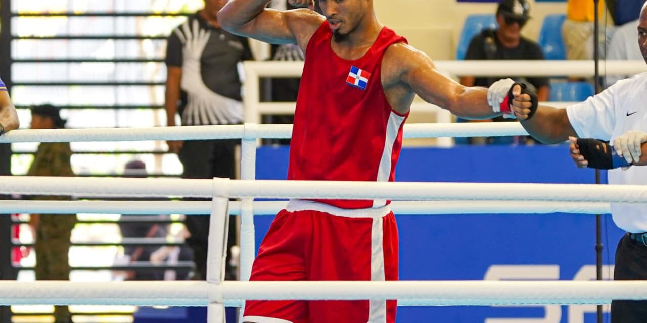 Noel Pacheco avanza a cuartos de final tras vencer por nocaut técnico al pugilista de Islas Vírgenes | De Zaguero Minuto