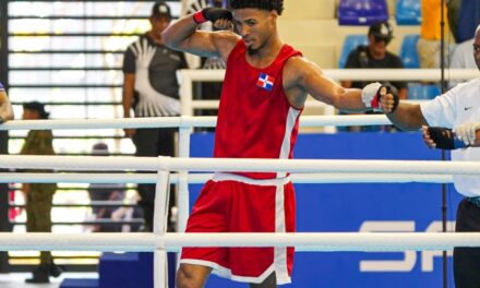Noel Pacheco avanza a cuartos de final tras vencer por nocaut técnico al pugilista de Islas Vírgenes | De Zaguero Minuto