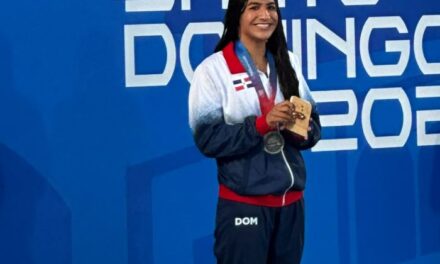 Jianna Amores conquista plata en los 50 metros polilla