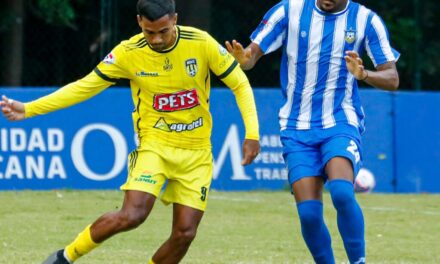 Moca FC suma un punto en la carretera tras igualar 0-0 frente a O&M | De Postrer Minuto