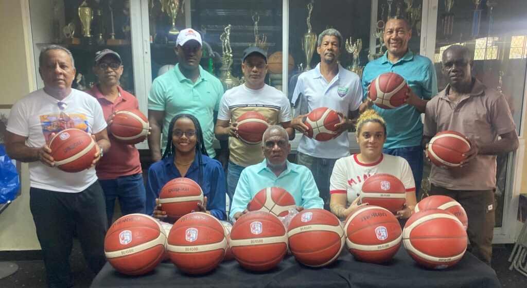 Fedoclubes inicia montaje del XIII torneo franquista de baloncesto superior femíneo | De Postrer Minuto