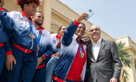 Presidente Abinader anuncia incorporación de medallistas de Santo Domingo 2026 al PARNI y aumento de incentivos desde 2027