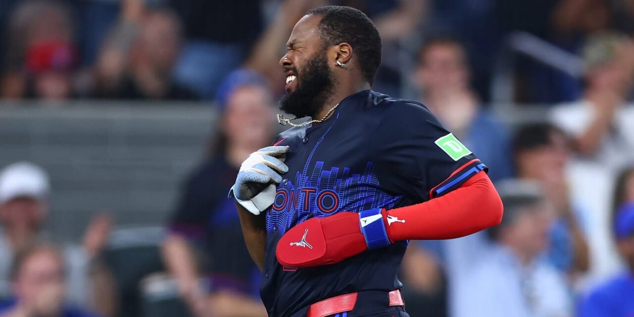 Vladimir Guerrero Jr. sufre conmoción tras aparatosa colisión contra Yankees