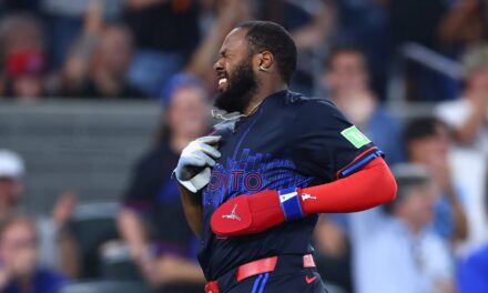 Vladimir Guerrero Jr. perderá siete días por una conmoción cerebral