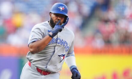 Vlad Jr. pasa a la letanía de lesionados de 7 días por conmoción cerebral