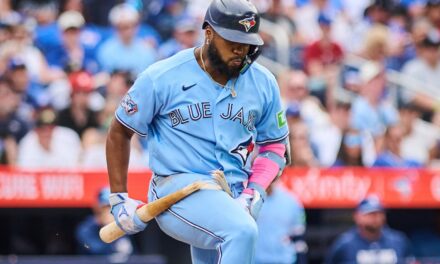 Vladimir Guerrero Jr. sigue sin apostar por sufrir rigidez en la corva; regresa mañana