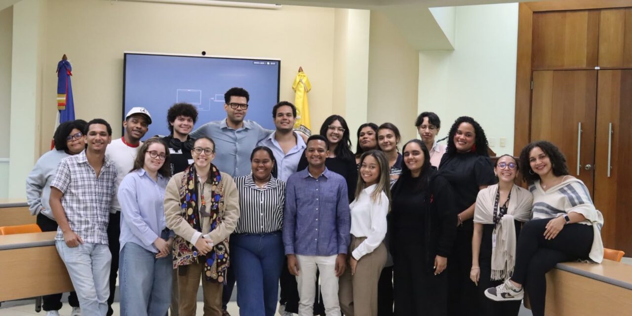 Estudiantes de Comunicación Audiovisual de la PUCMM presentan la docuserie “Inventarse el Futuro” | De Postrer Minuto