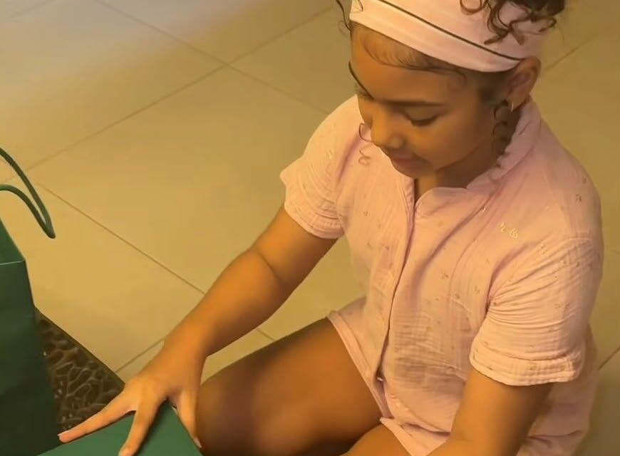 Don Miguelo le eleva la vara a los padres al regalarle un Rolex a su hija | De Postrero Minuto