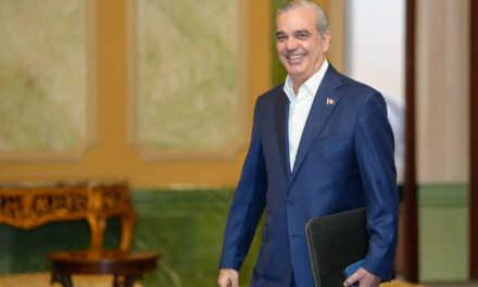 Gobierno pone orden al béisbol con nuevo reglamento