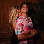 Bruno Mars y Karol G ¿usando marketing emocional para publicidad?