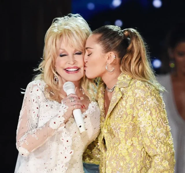 Miley Cyrus despide a Dolly Parton:“Siempre la amaré y quiero que esté orgullosa”