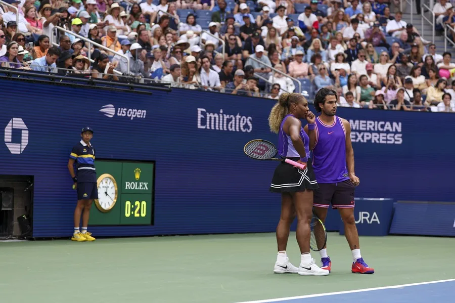 Carlos Alcaraz y Serena Williams se topan con Flavio Cobolli y Belinda Bencic y se despiden del dobles compuesto | De Postrero Minuto