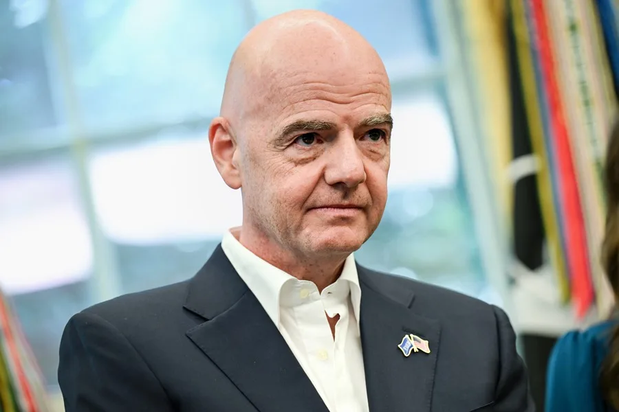 La Federación italiana retira su apoyo a Infantino para renovar su mandato en la FIFA | De Postrero Minuto