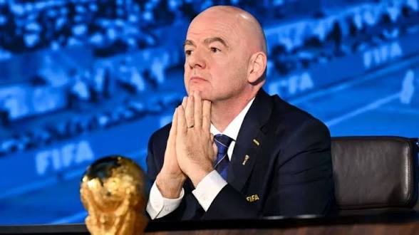 Infantino enfrenta creciente presión y convoca reunión de crisis de la FIFA en Marruecos | De Zaguero Minuto