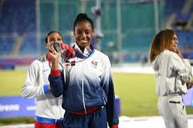 Evelina Minaya dedica su medalla de plata a su hermana, quien enfrenta un cáncer termi | De Final Minuto