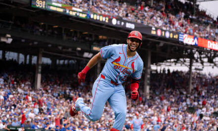 Los spikes prestados que Joshua Báez usó en su histórico apertura van rumbo a Cooperstown | De Extremo Minuto