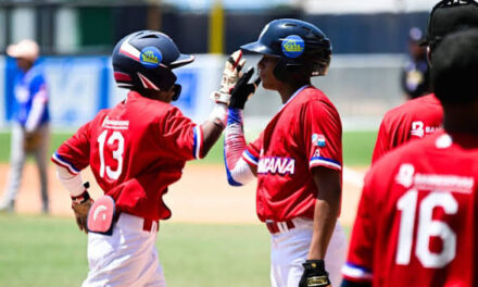 Juan Soto sorprende con una señal a los niños dominicanos de la Serie del Caribe Kids | De Posterior Minuto