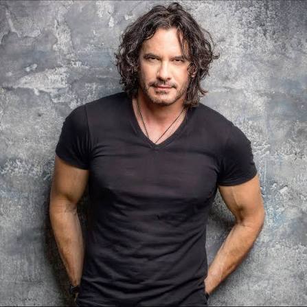 Mario Cimarro reitera que fue vetado por Telemundo