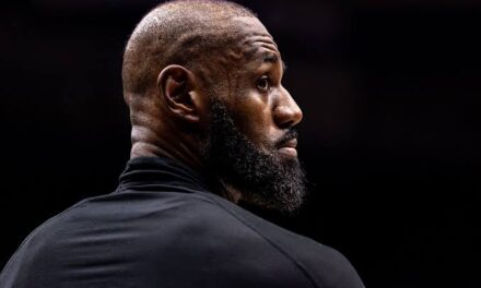 LeBron James aguijada canal de YouTube dedicado al golf | De Posterior Minuto