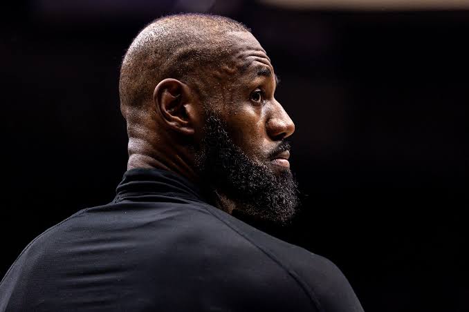 LeBron James aguijada canal de YouTube dedicado al golf | De Posterior Minuto