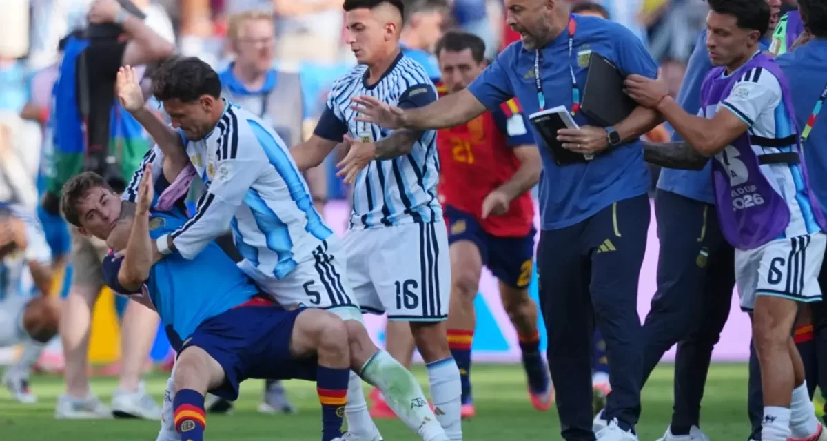 La FIFA suspende a 3 jugadores argentinos por la trifulca en la final del Mundial