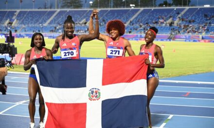 El atletismo carga en hombros a República Dominicana que recupera botellín puesto del medallero