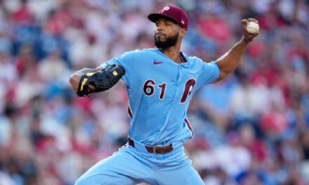 Cristopher Sánchez, primer pitcher con 15 triunfos en MLB en 2026