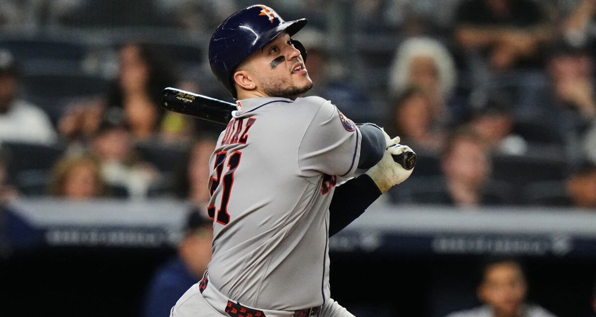  Astros reaccionan frente a Yankees y ganan el primero de la era post-Brown