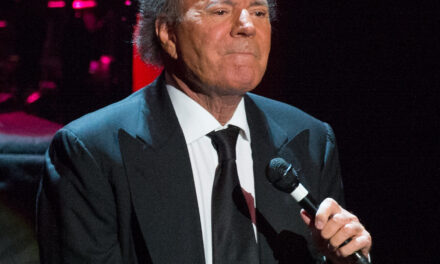 Extrabajadoras de Julio Iglesias presentan nueva querella por presunta ataque sexual