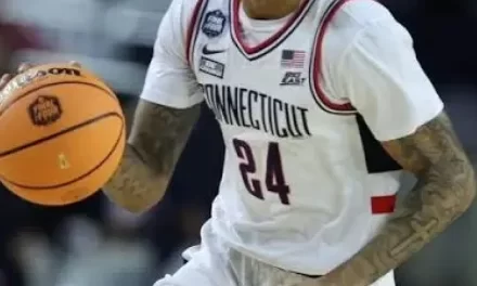 Los Pelicans envían Hawkins a Grizzlies