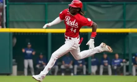 Elly de la Cruz se convierte en el 10mo pelotero dominicano en alcanzar el 30/30
