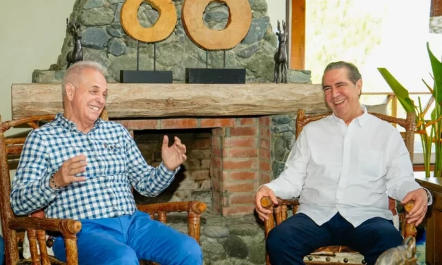Alcalde peledeísta de Jarabacoa y su equipo político anuncian apoyo a las aspiraciones presidenciales de Francisco Javier García – RC Noticias