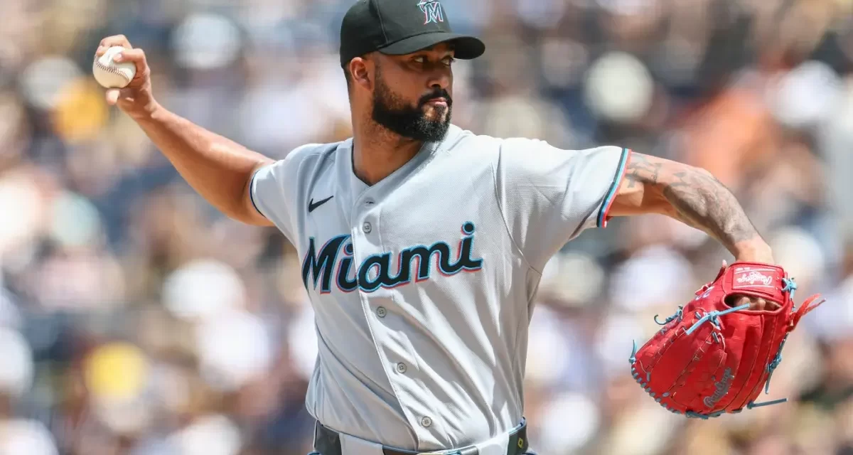 Sandy Alcántara se adueña de los principales récords de pitcheo de los Marlins
