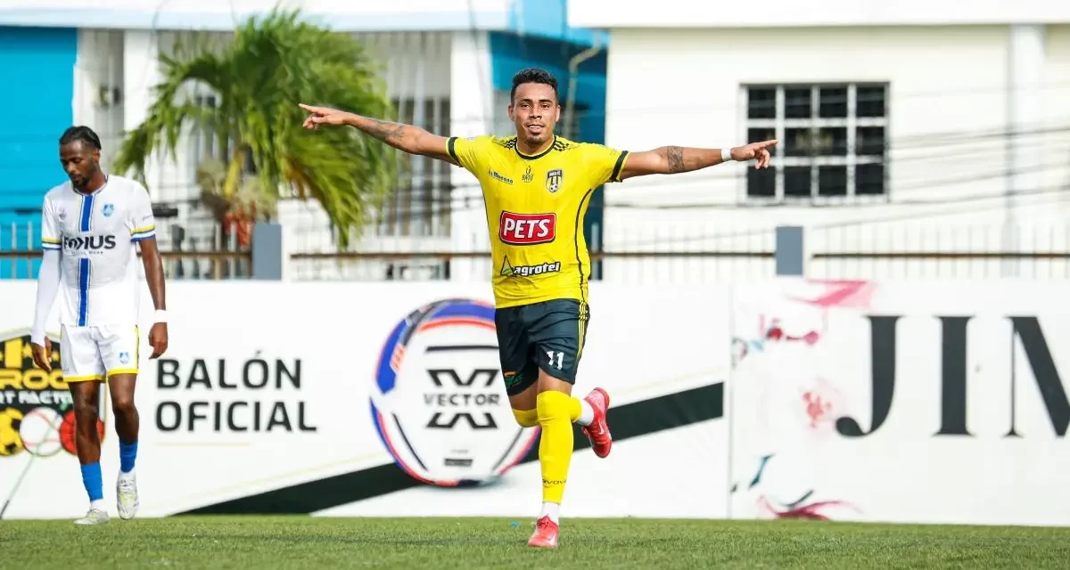 Moca FC suma su tercera conquista consecutiva