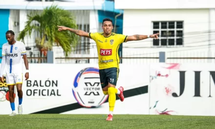 Moca FC suma su tercera conquista consecutiva