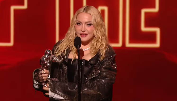 Madonna genera preocupación tras incómodo momento