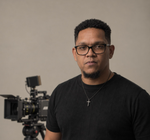 Andrés de la Cruz, estrena en Florida “Built, Not Given”