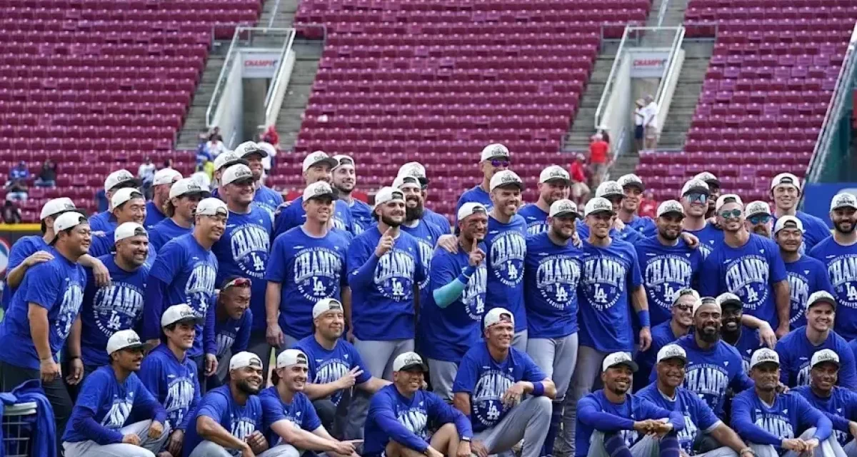 Los Dodgers ganan el 5to título seguido del Oeste de la Liga Nacional, 13ro. en 14 primaveras