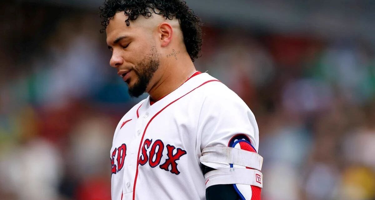 Wilson Contreras se lesiona en la corva