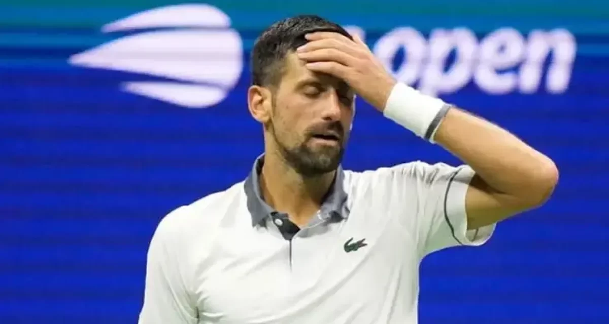 Novak Djokovic frustrado por revés US Open