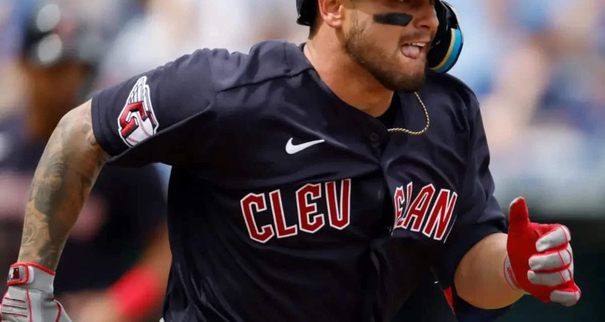 Bryan Lavastida será refuerzo del Licey